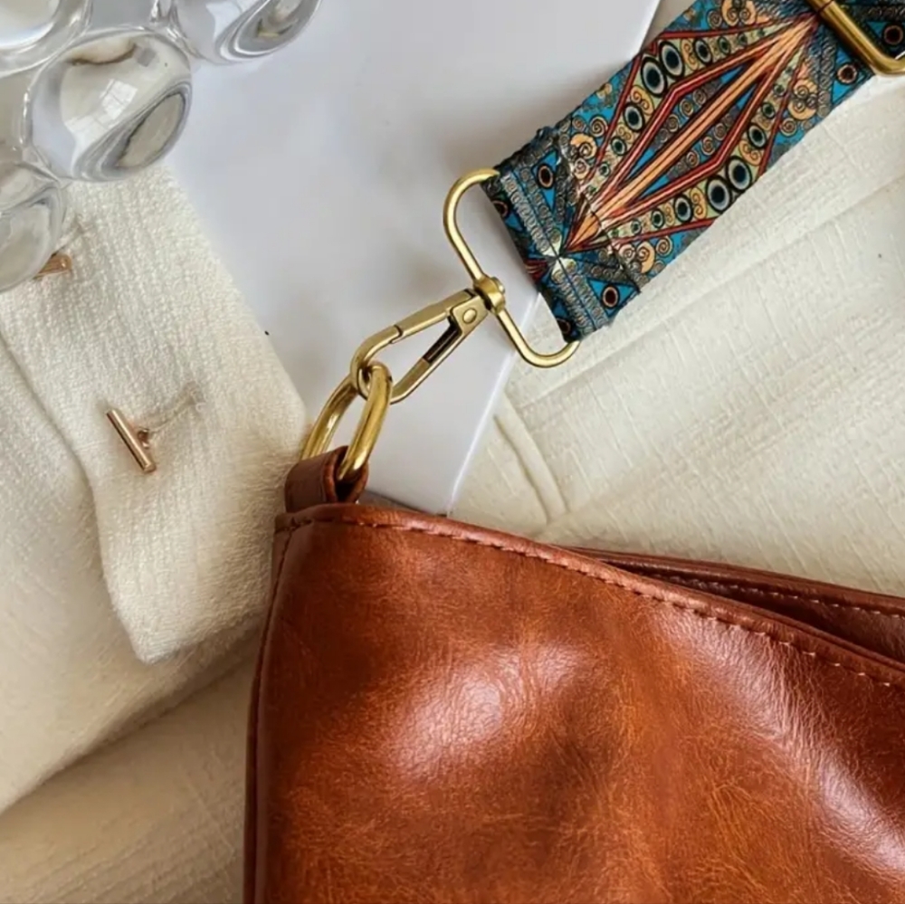 Reserved Trendy Crossbody bag with adjustable strap Hobo Boho - Picture 5 of 7